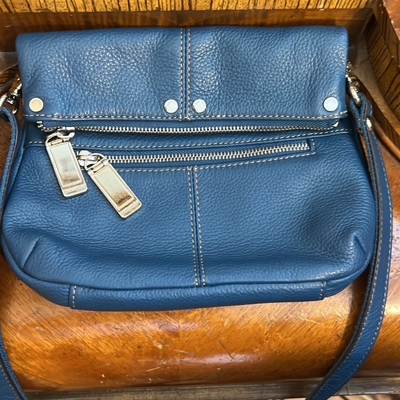 🔥Tignanello blue genuine leather multi compartment elegant purse Rare AMAZING - Picture 1 of 7